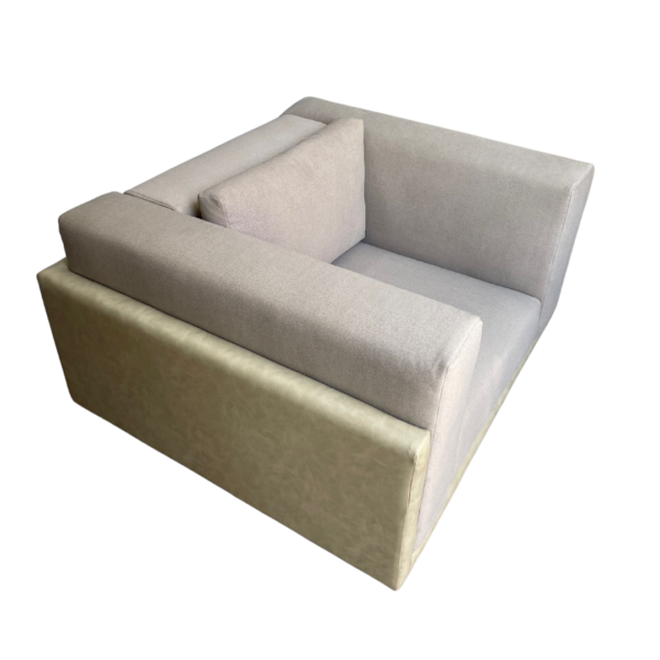 Fauteuil de Prestige : Luxe et Confort avec notre Modèle en Tissu et Similicuir pour Salon